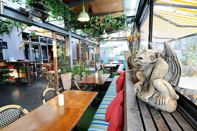 Treehouse bar and restaurant, North Sydney