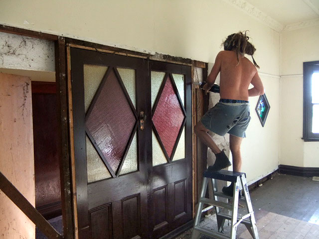 Stripping out a period door for recycling, Renovate Restore Recycle, Bendigo