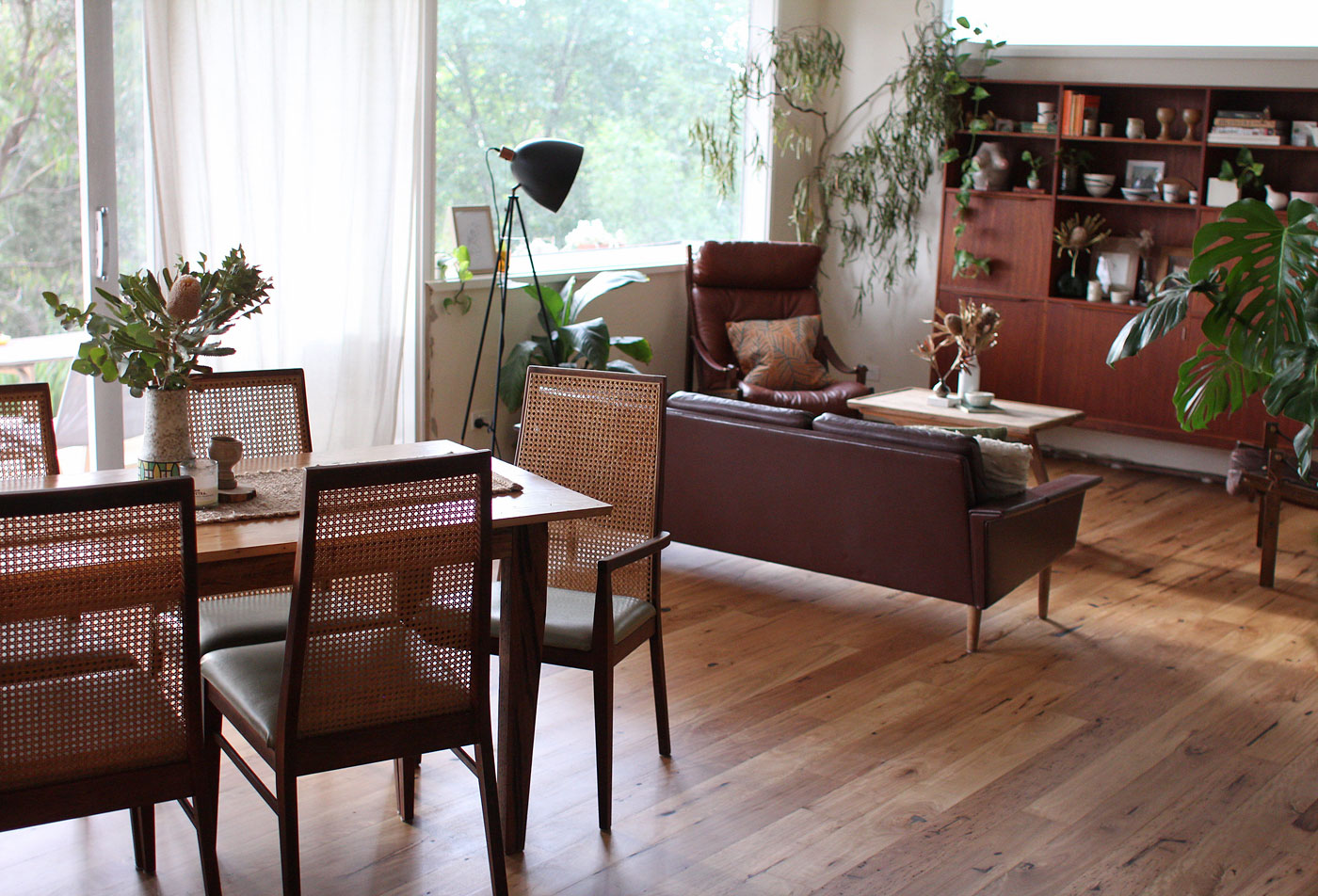 @patandruby living room with secondhand furniture